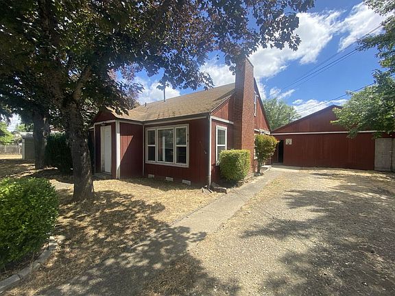 2nd image of 310 SE Gregory Dr