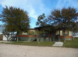 120 Roots Rd, Martindale, TX 78655