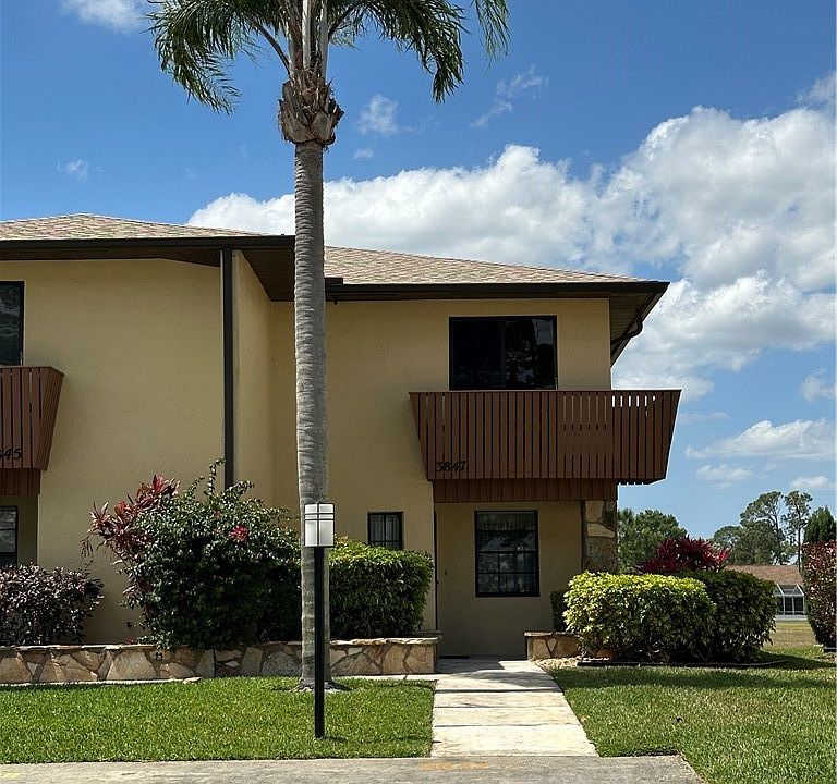 1st image of 3847 Edgewater Dr