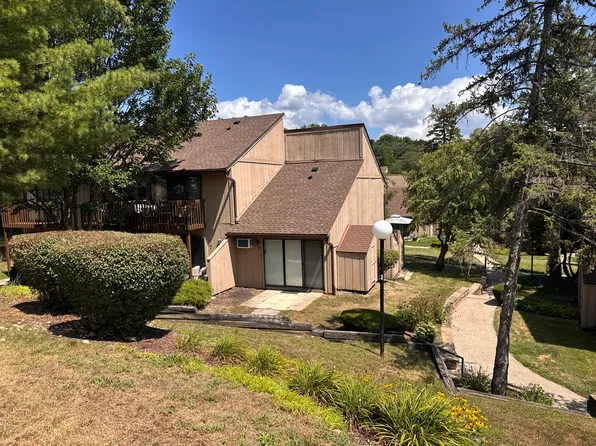 24 Jamaica Colony APT 4, Fox Lake, IL 60020