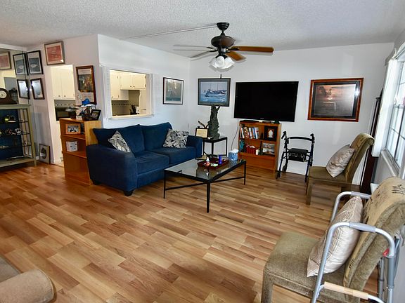 4th image of 51 Oakridge E #51