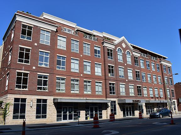 4th image of 845 N High St #202