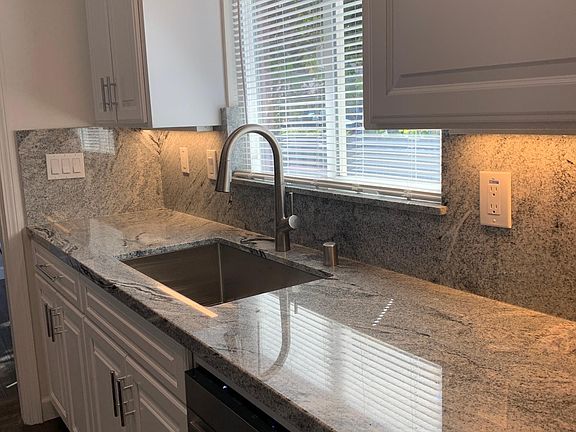 5th image of 699 Roble Ave #2