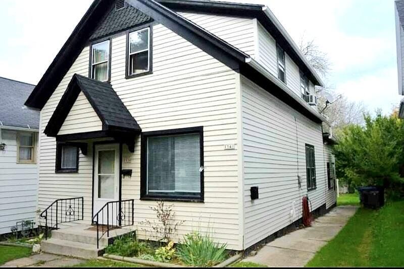 1st image of 1539 S 10th St