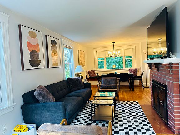 3rd image of 20 Rockview Rd APT 4