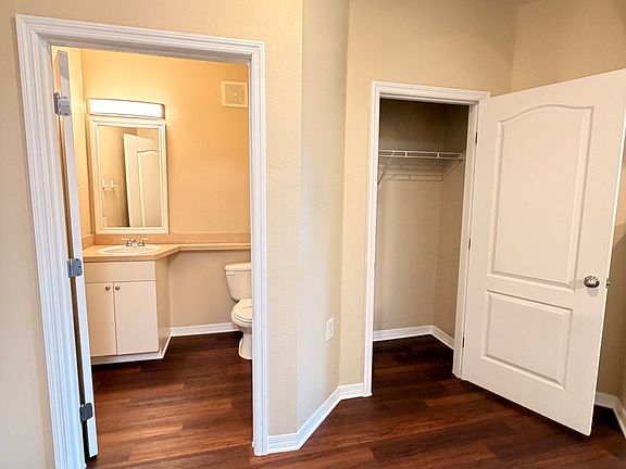 4th image of 1700 Villa Capri Cir #213