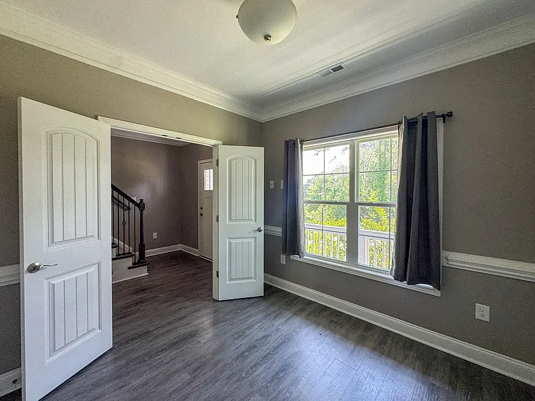 7550 Hillside Ave — Photo 11