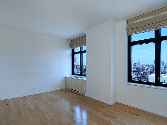 4th image of 188 E 70th St APT 24B