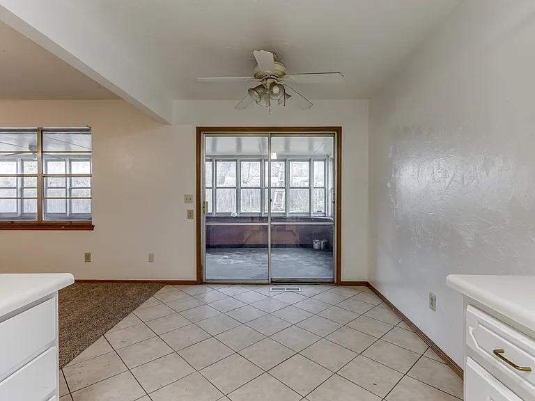 7109 NW 6th St — Photo 12