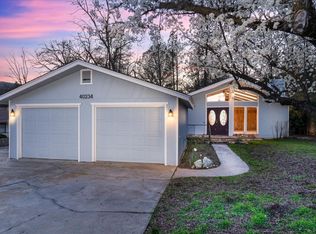 40234 Redbud Dr, Oakhurst, CA 93644