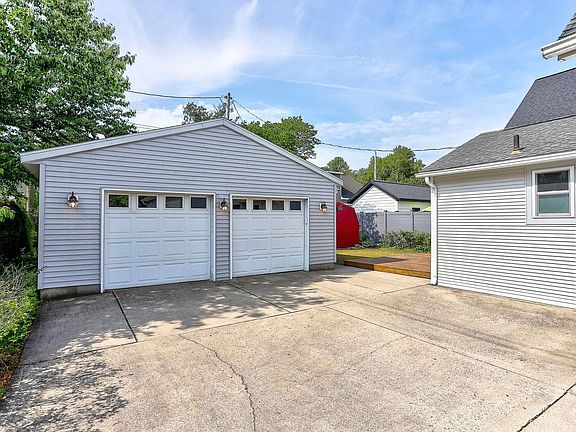 5th image of 1190 Lakeview Dr