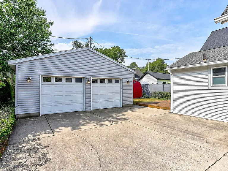 1190 Lakeview Dr — Photo 5