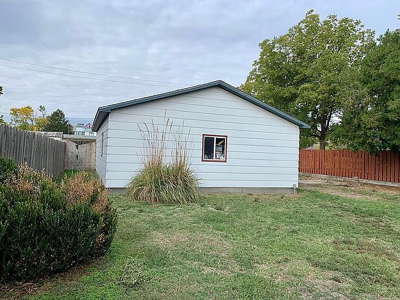 36 ft x 24 ft garage/shop