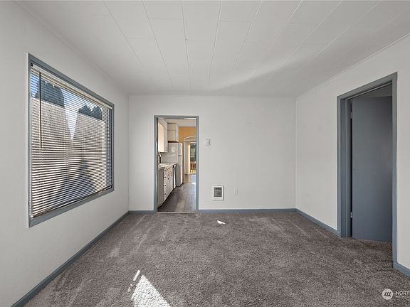 4th image of 2520 Aberdeen Avenue