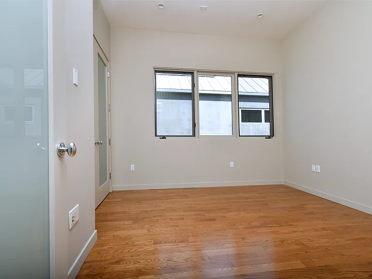 744 Marine St — Photo 29