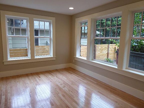 2nd image of 906B NE Ravenna Blvd
