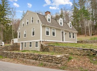 1040 Long Cove Rd, Gales Ferry, CT 06335
