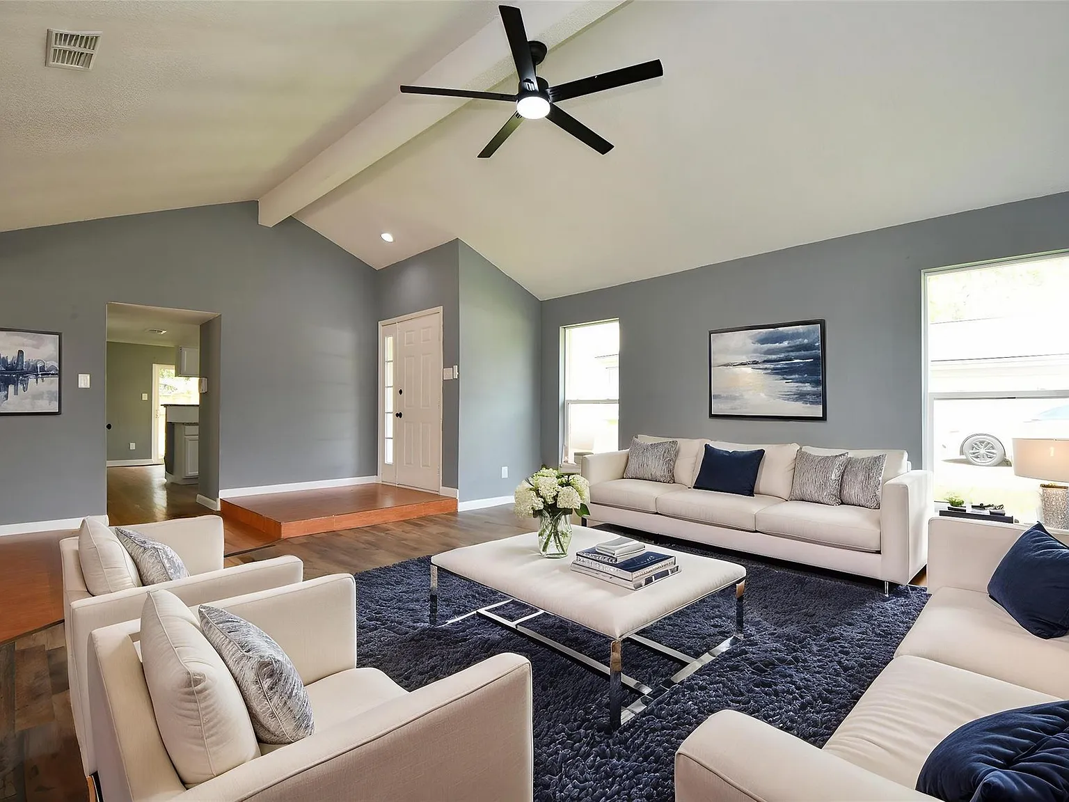 3 bed, 2.0 bath, 1676 sqft, $2,000 — Photo 2