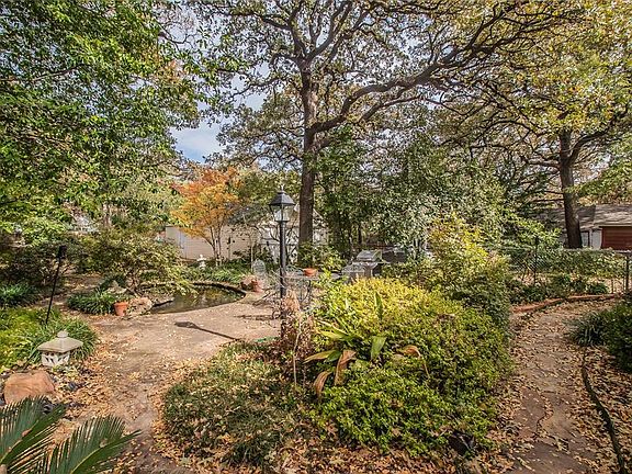 5th image of 2225 Goldenrod Ave
