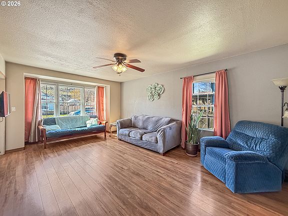5th image of 710 Valley Ave
