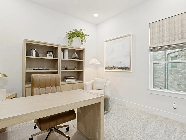 933 Heights Way — Photo 14
