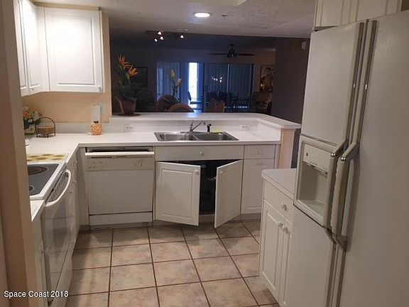 5th image of 605 Shorewood Dr Unit E406