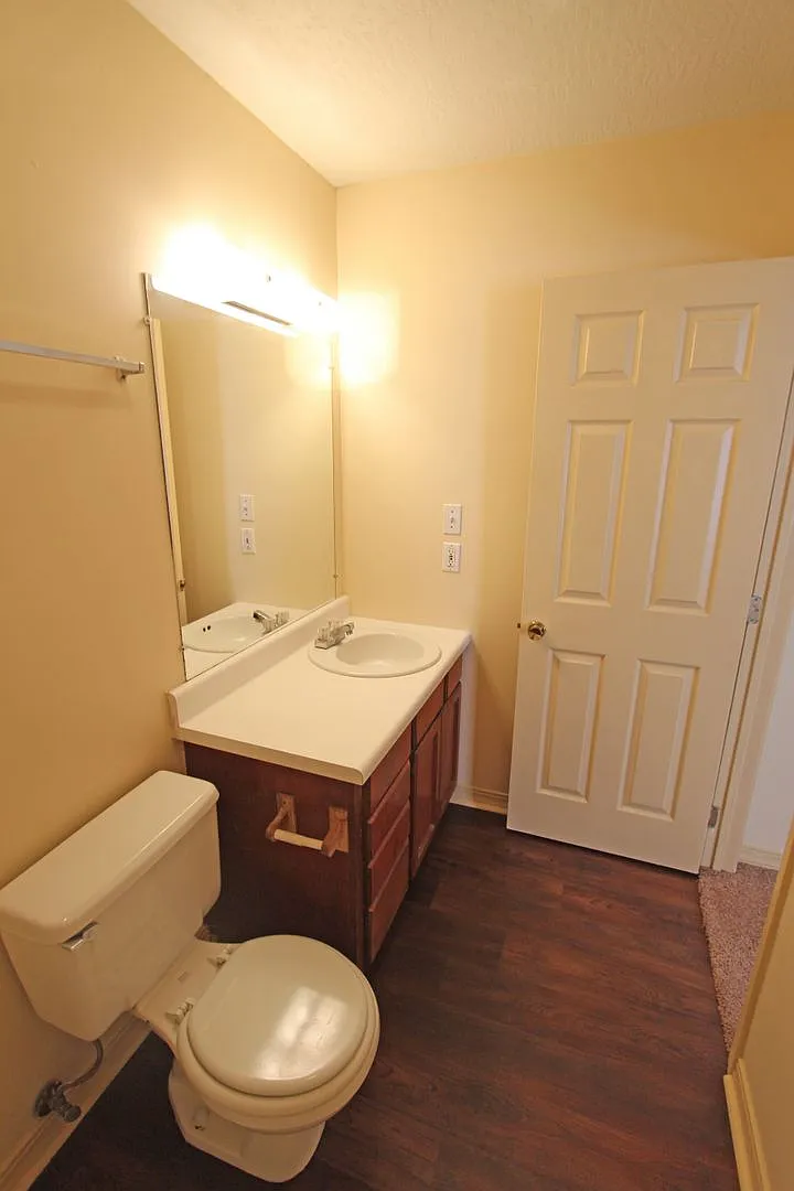 Stonewood Crossing Apartment Homes — Photo 3