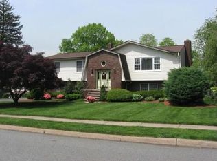 67 Hardwick Ln, Wayne, NJ 07470