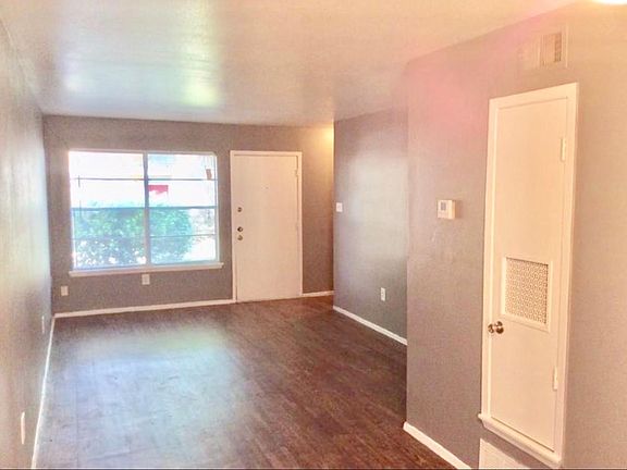 2nd image of 2802 Lasses Blvd APT 4