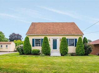 108 Uxbridge St, Cranston, RI 02920