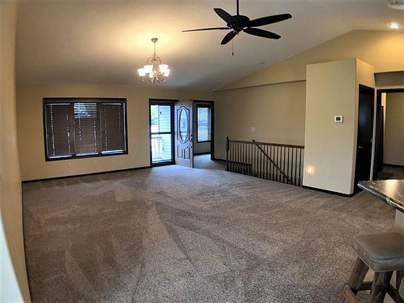4th image of 1407 Pamela Dr