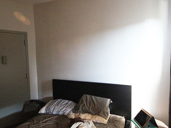 3rd image of 405 Suydam St #3LIO