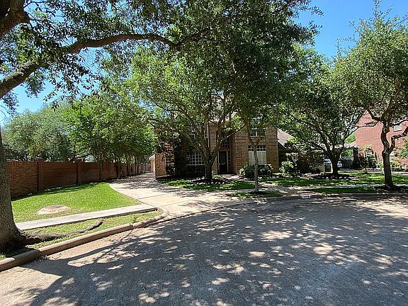 FRONT YARD-2