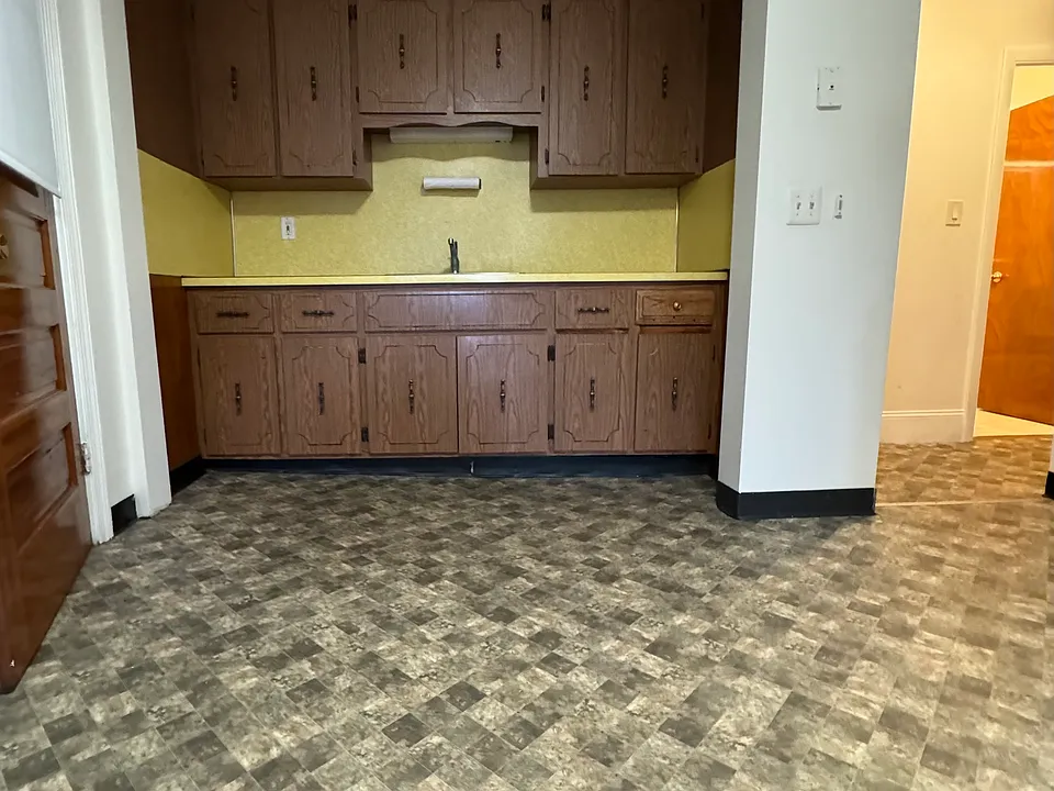 Eat-in Kitchen