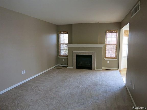 5th image of 8765 Ironwood Dr #75