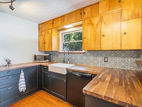 4th image of 3221 Franklin Ave E Unit A