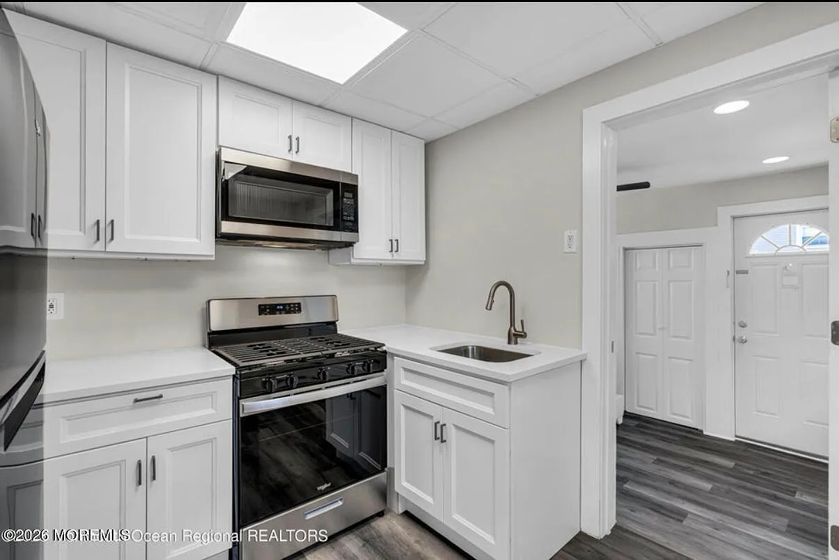 2 bed, 2386 sqft, $3,000 — Photo 2