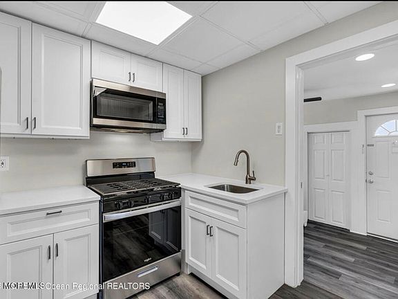 2nd image of 39 Sheridan Ave APT 1