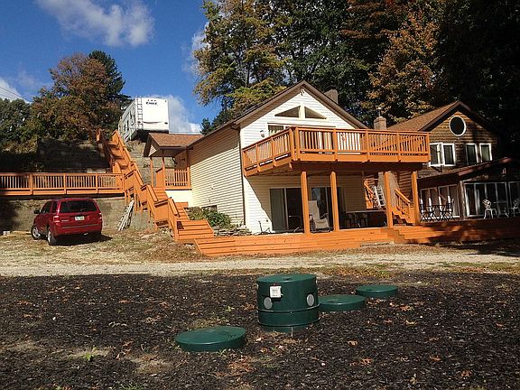 4th image of 905 Blossom Dr