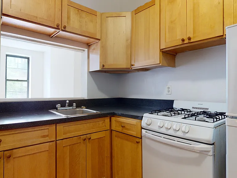 309 E 90th St #5 — Photo 6