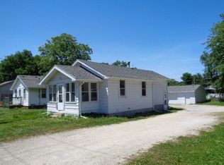 3102 E University Ave, Des Moines, IA 50317