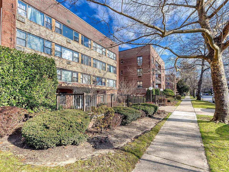 1st image of 15 Hillpark Avenue #3N