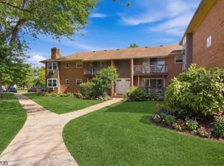 16 Deanna Dr BLDG 16 #20, Hillsborough, NJ