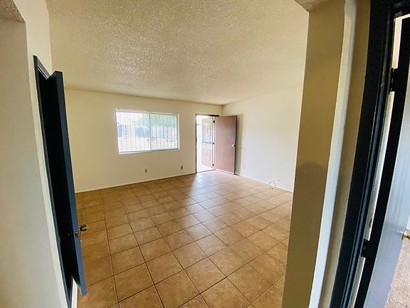 5th image of 604 E Lester St