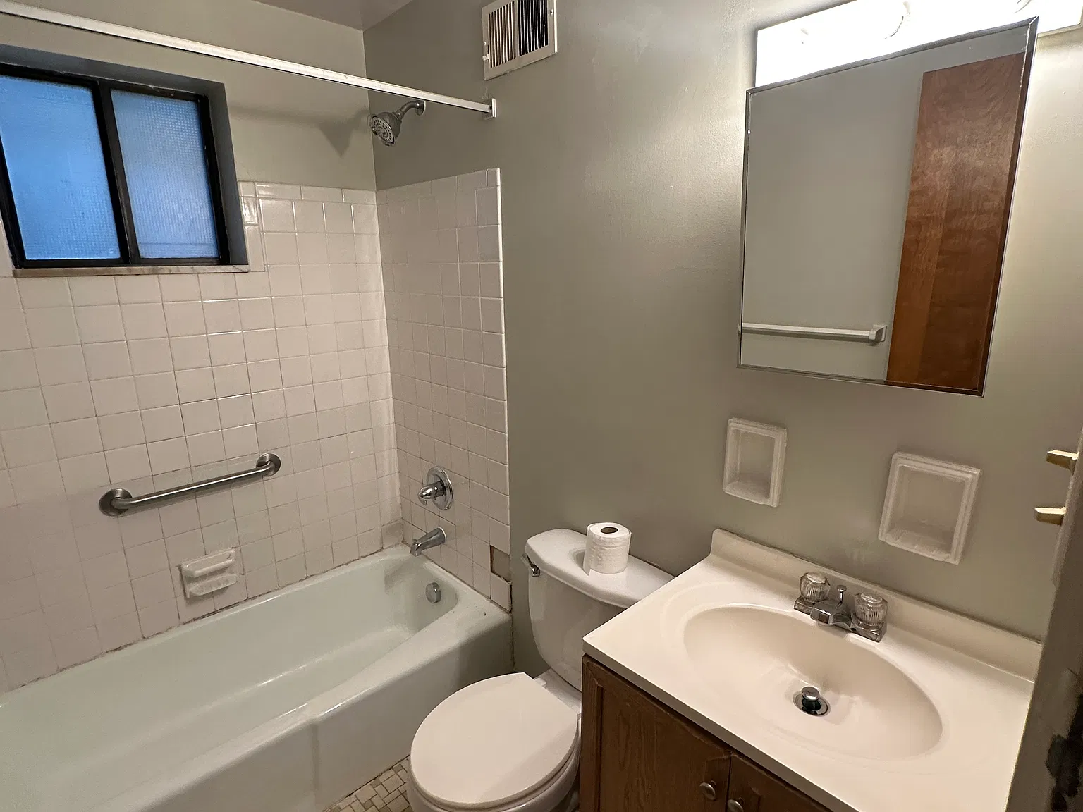 2 bed, $795 — Photo 4