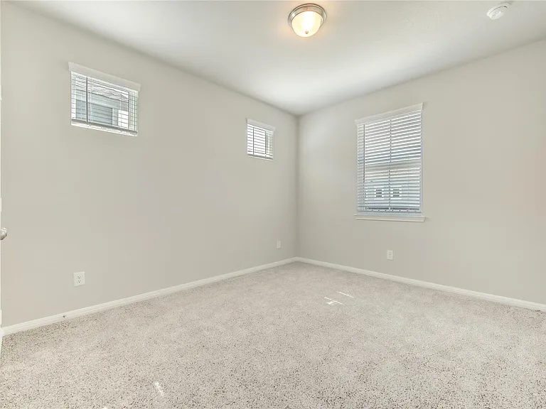 9822 Heritage Run Ln — Photo 32
