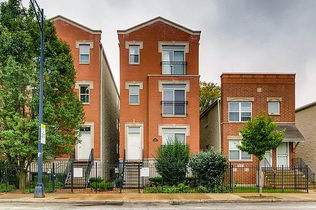 1st image of 2667 W Warren Blvd #1