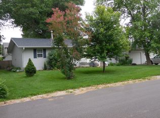 170 S Cash St, Seneca, IL 61360