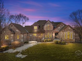 24599 W Indian Trail Rd, Barrington, IL 60010