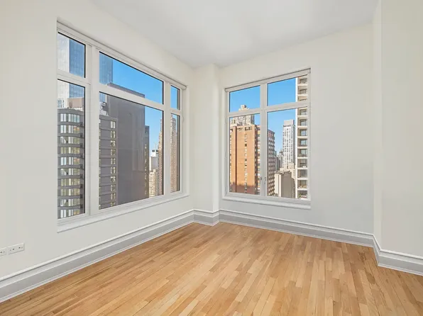 15 Central Park West 24F image 14 of 14